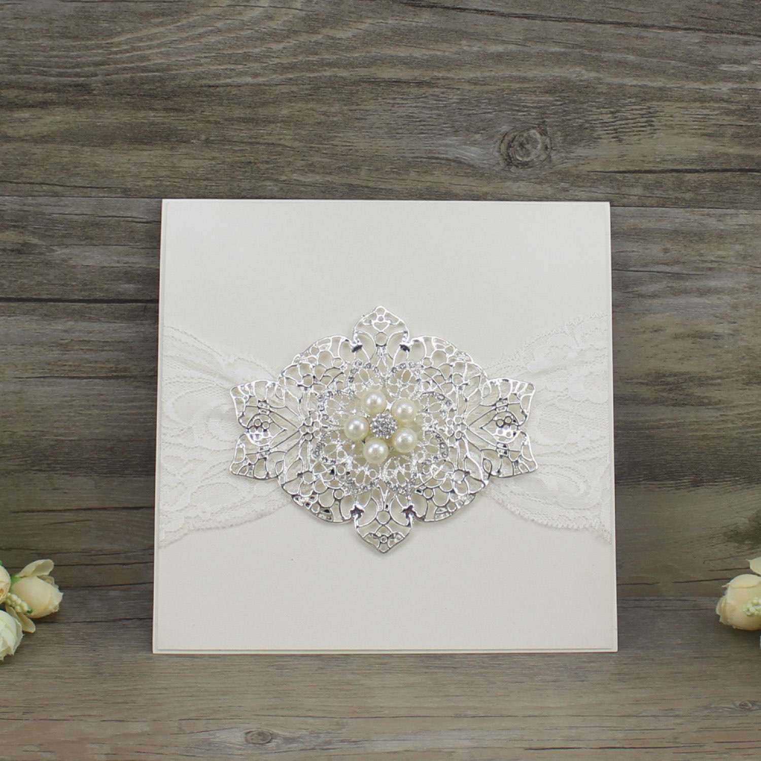 Square Invitation with Buckle Decoration Foil Printing Customized Original Wedding Invitation Card 